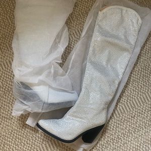 AZALEA WANG BOOTS NWT SIZE 9